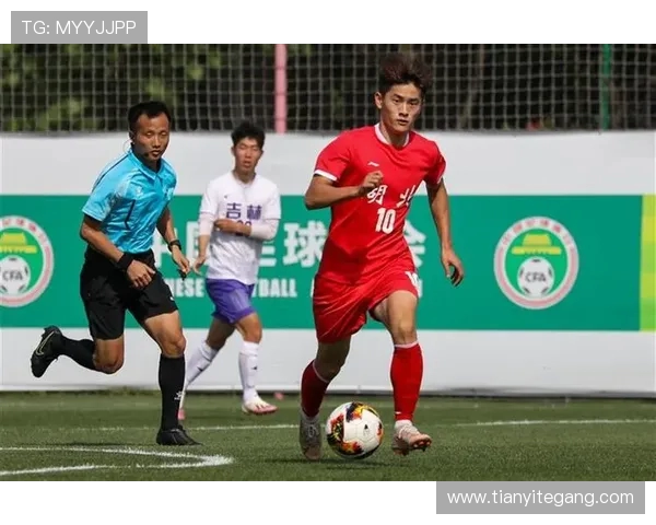 成都网球队以67分领跑精英赛积分榜展现强劲实力