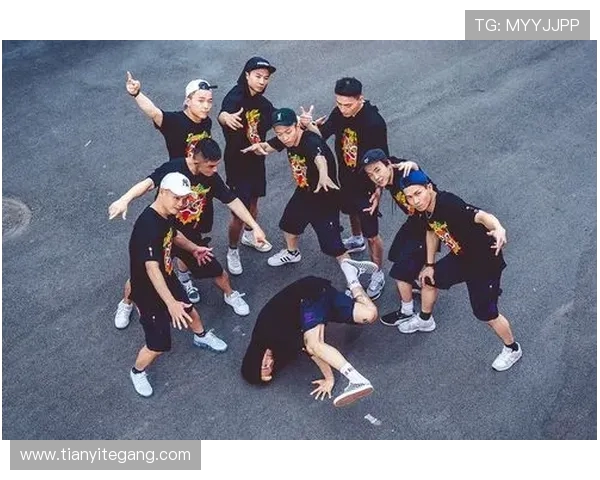 深圳攀岩队在世界街舞大赛中以75分稳居积分榜首位 深圳攀岩队在世界街舞大赛中以75分稳居积分榜首位